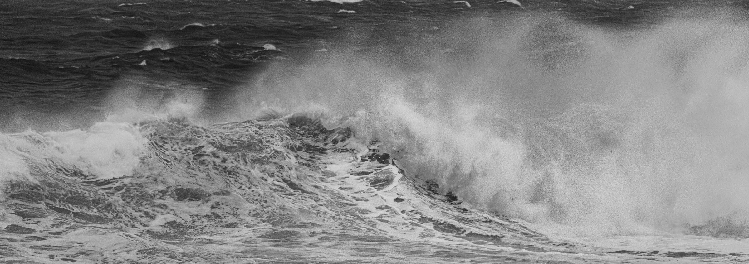 Storm surf, Laukvik