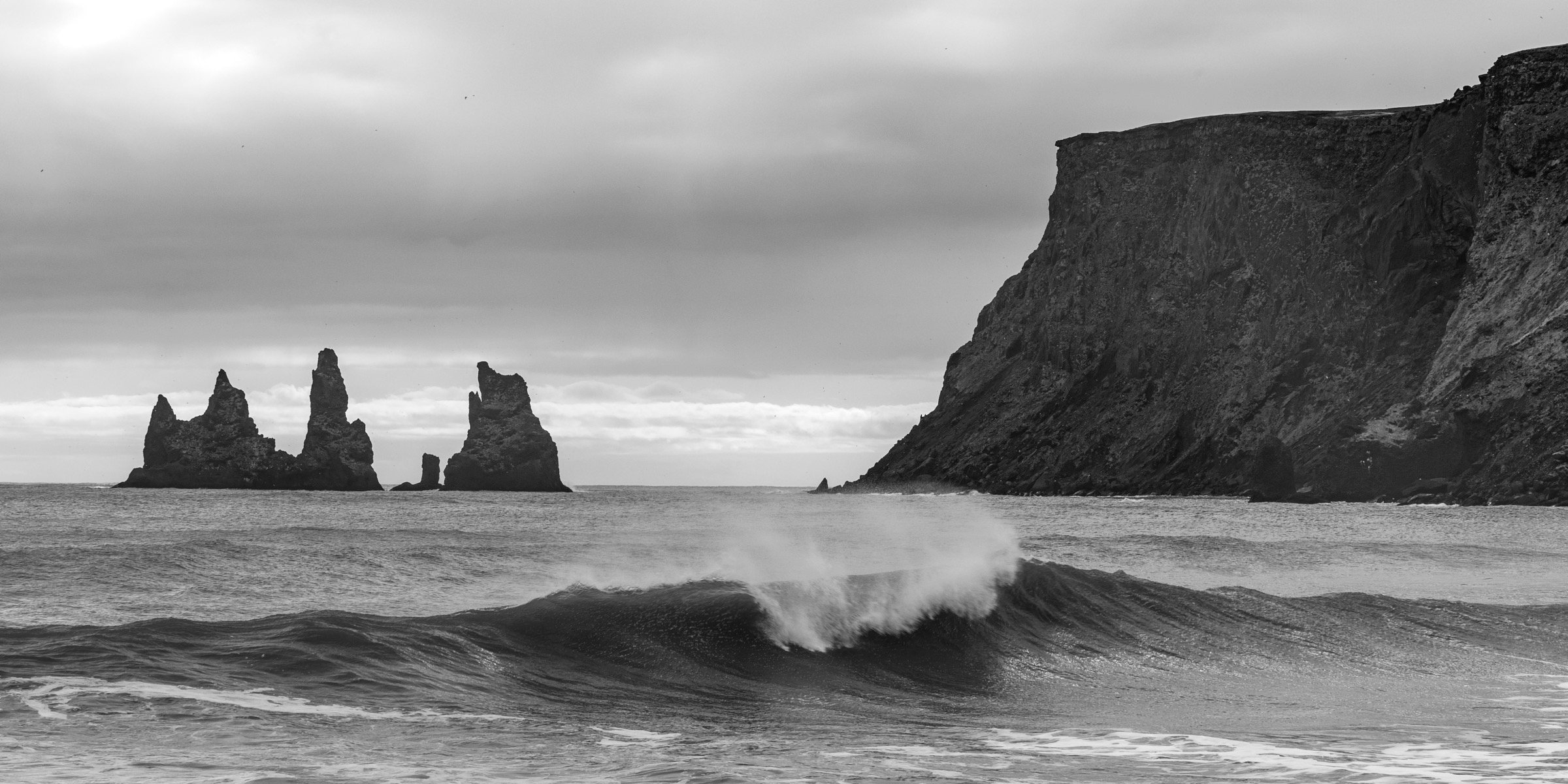 Reynisdrangar wave