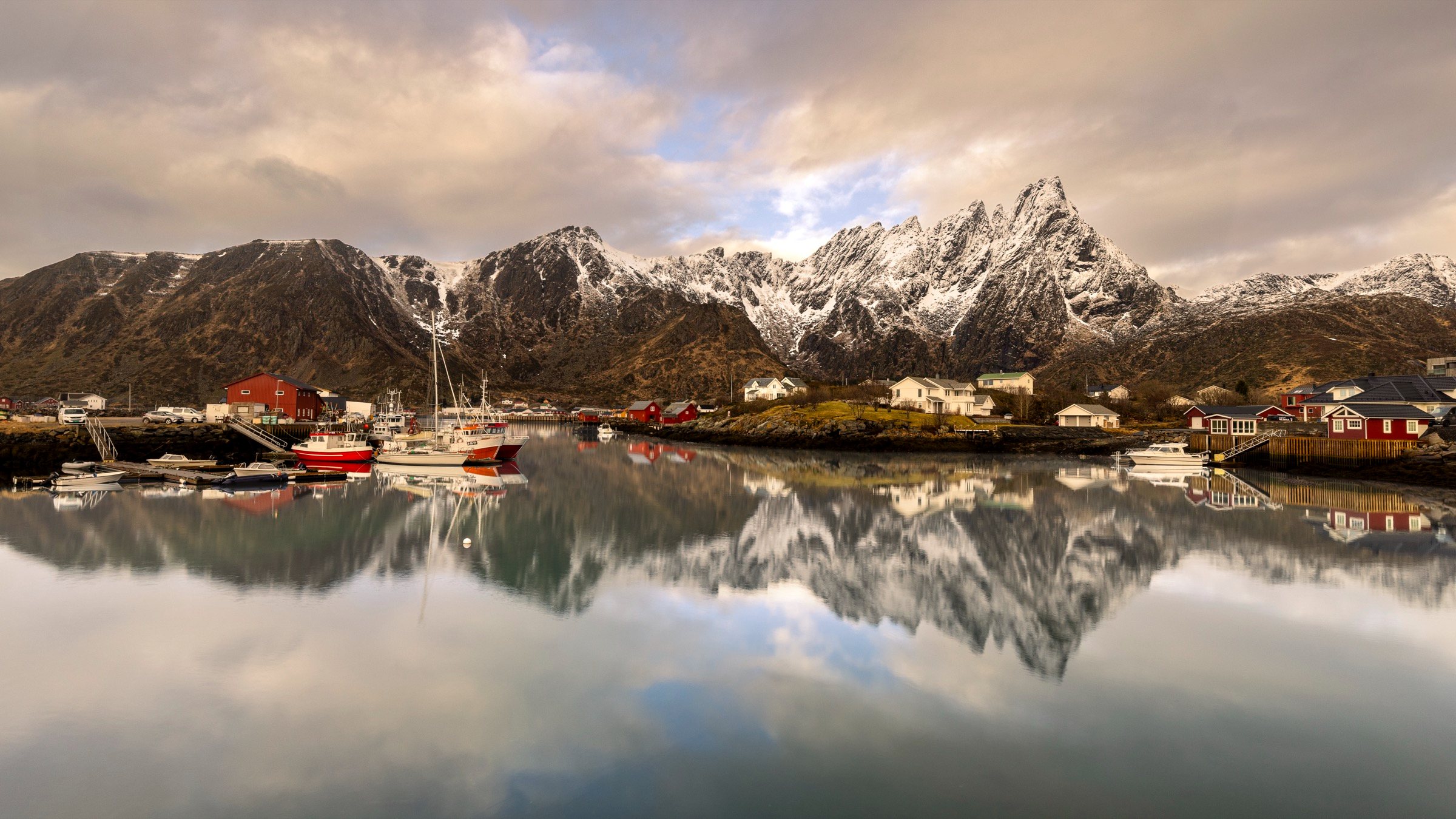 Harbour reflection, Ballstad