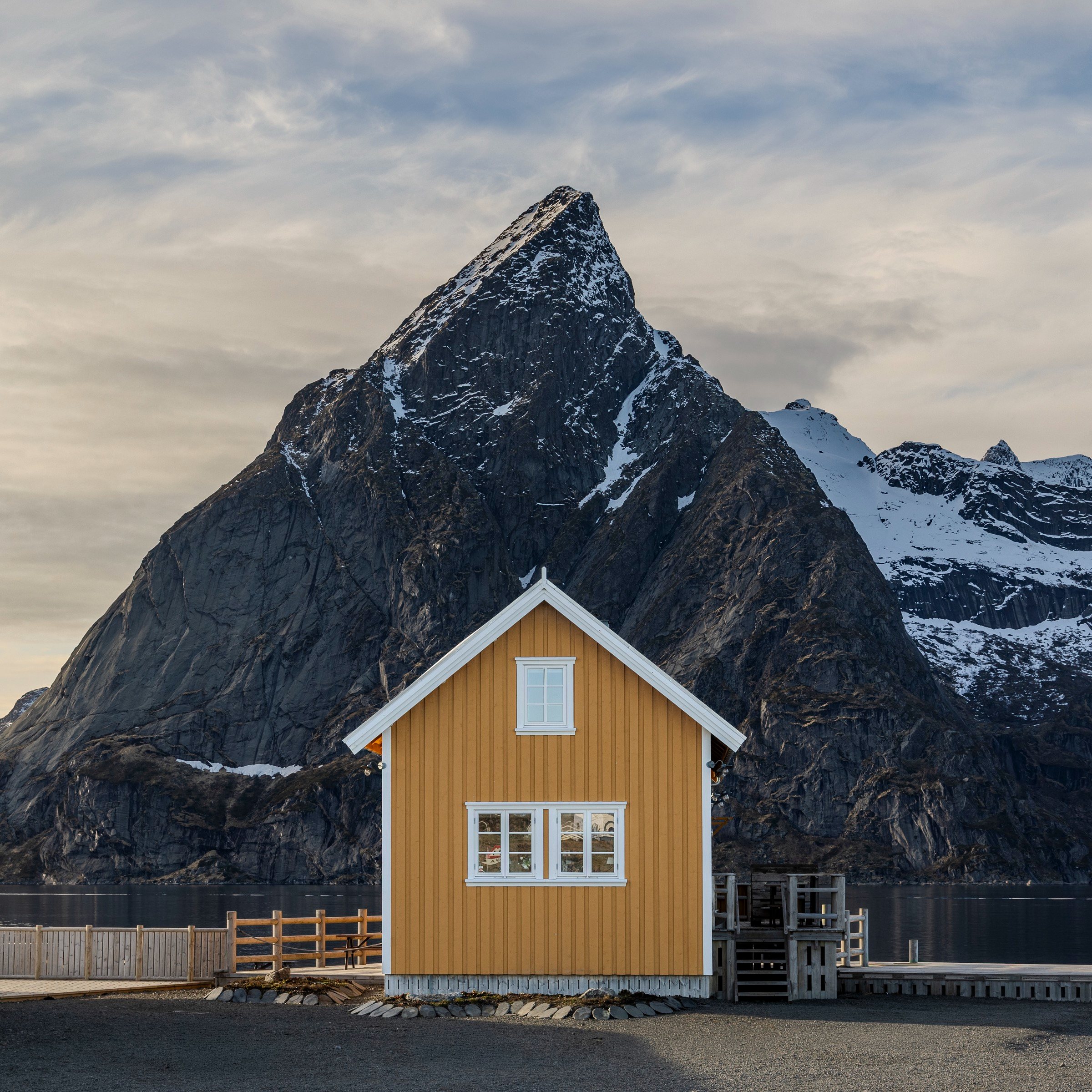 Sakrisøy cabin